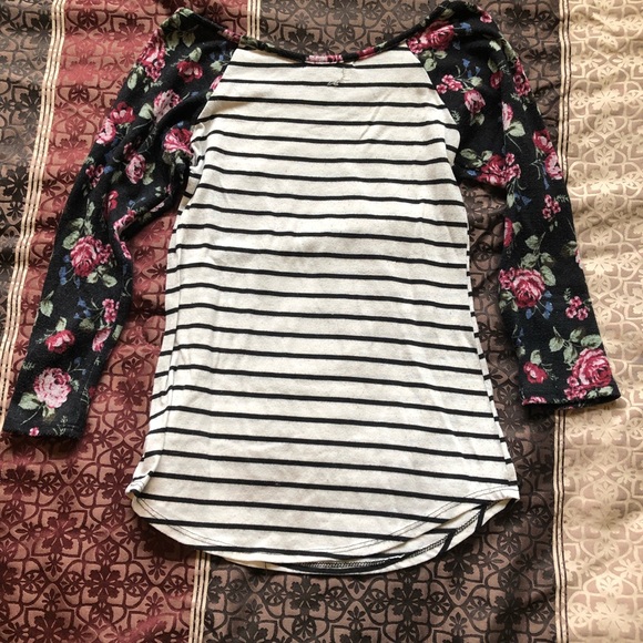 Tee - Picture 2 of 4